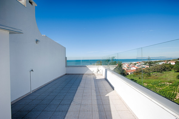 葡萄牙现代风海边别墅，现代风海边别墅