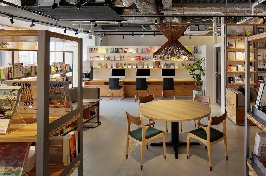 商业空间，书店公寓，茑屋书店，Tsutaya books，书店设计