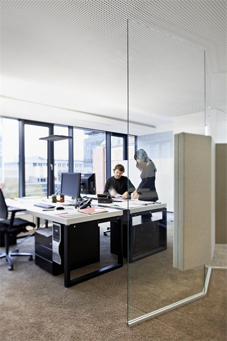 现代风格办公室装修设计效果图