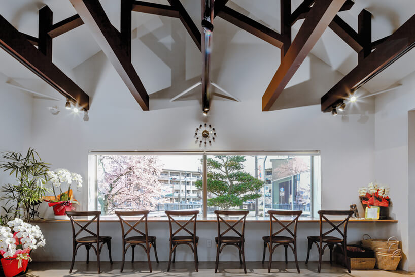 餐饮空间，咖啡厅设计，日本SEIKA MIRRORS咖啡厅，创意空间，白色建筑