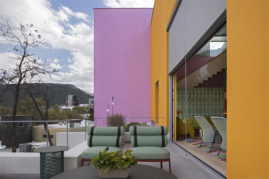 住宅空间，别墅设计，巴拉干色彩，建筑设计，Casa TEC 205住宅，墨西哥建筑