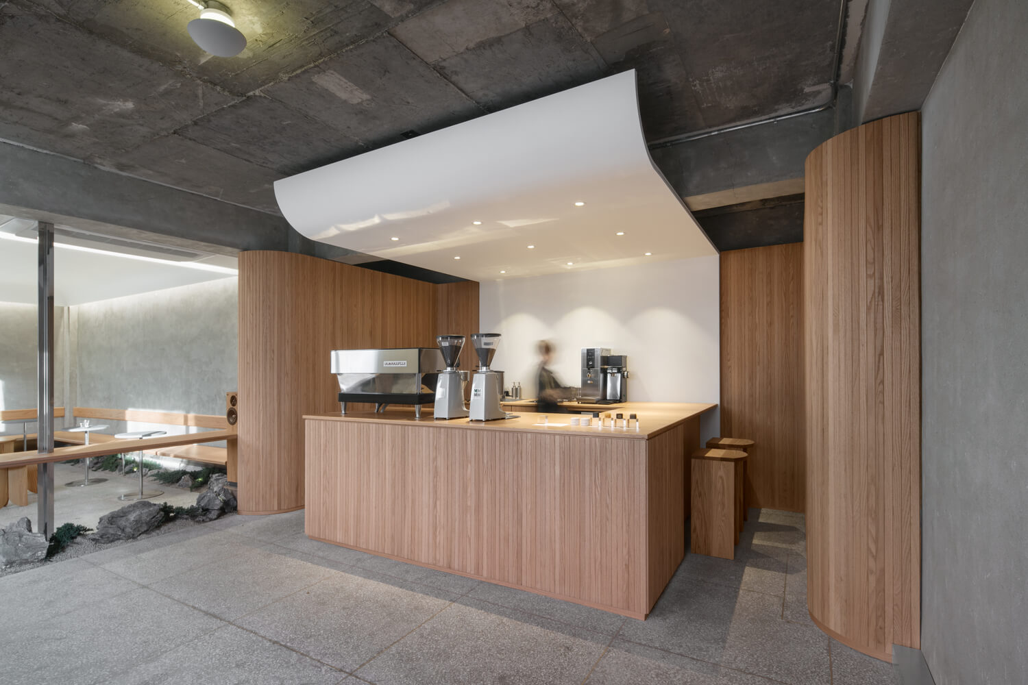 餐饮空间，咖啡馆设计，传统韩风咖啡厅设计，极简主义，温暖咖啡厅设计
