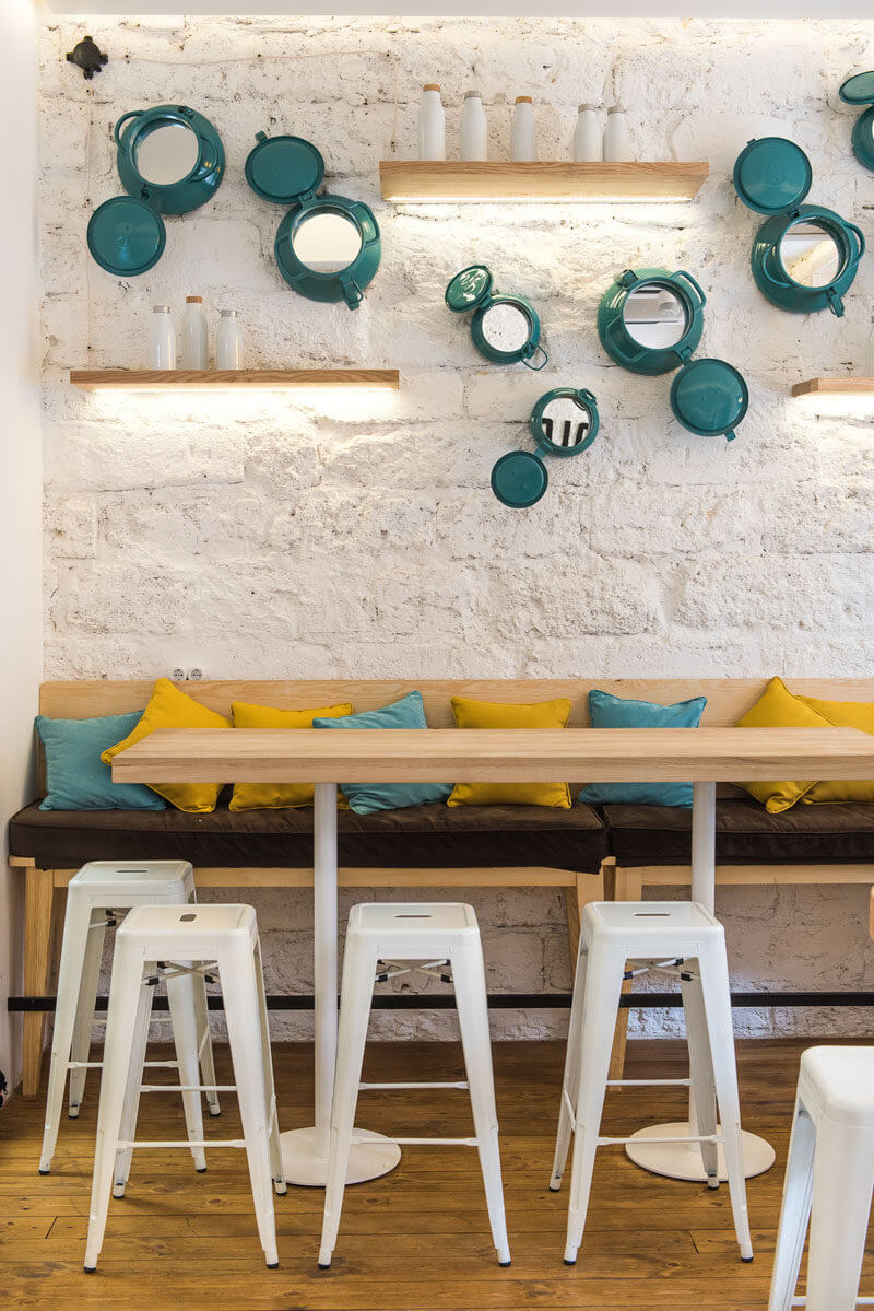 餐饮空间，咖啡厅设计，乌克兰咖啡厅设计，小咖啡馆设计，国外咖啡厅设计，小店设计