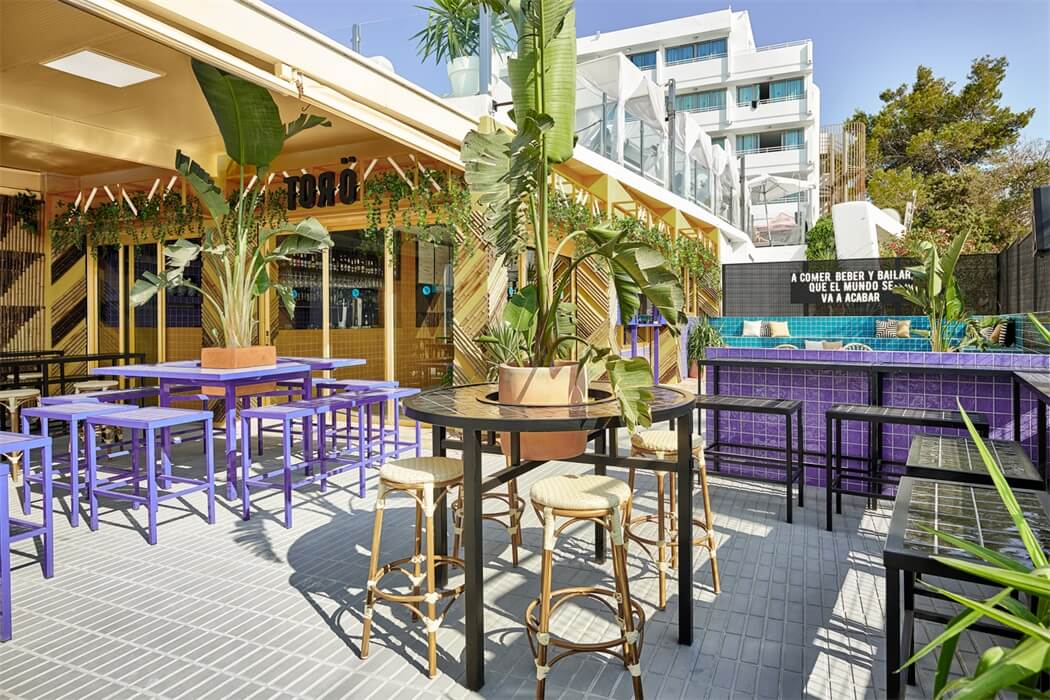 餐饮空间，酒吧设计，地中海风情酒吧，色彩搭配，Masquespacio