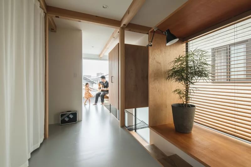 国外loft住宅设计，私人住宅空间，日本住宅设计，原木收纳公寓设计，现代住宅设计，五口之家