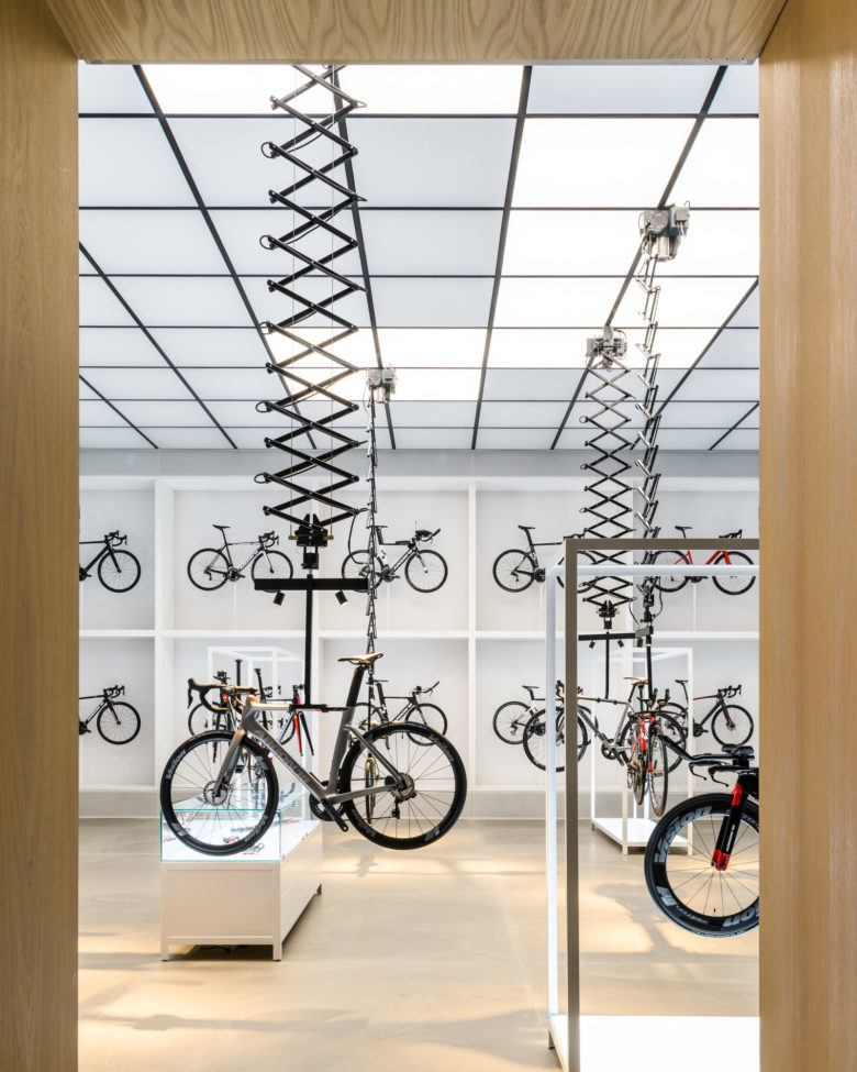 商业空间，自行车专卖店，单车零售店设计，高端自行车店