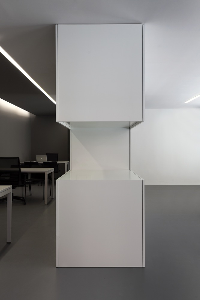 办公室设计，OAV办公室，极简主义，黑白灰色调办公室，现代风格办公室
