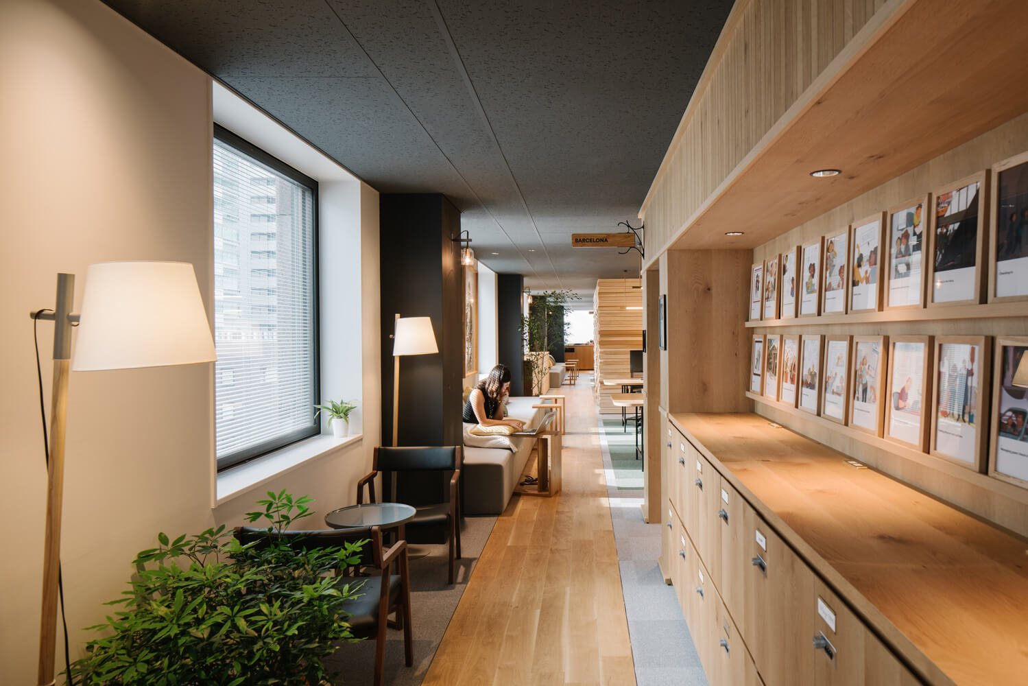 室内设计，办公空间，东京Airbnb办公室，办公室设计，“belong anywhere”理念，功能性工作空间