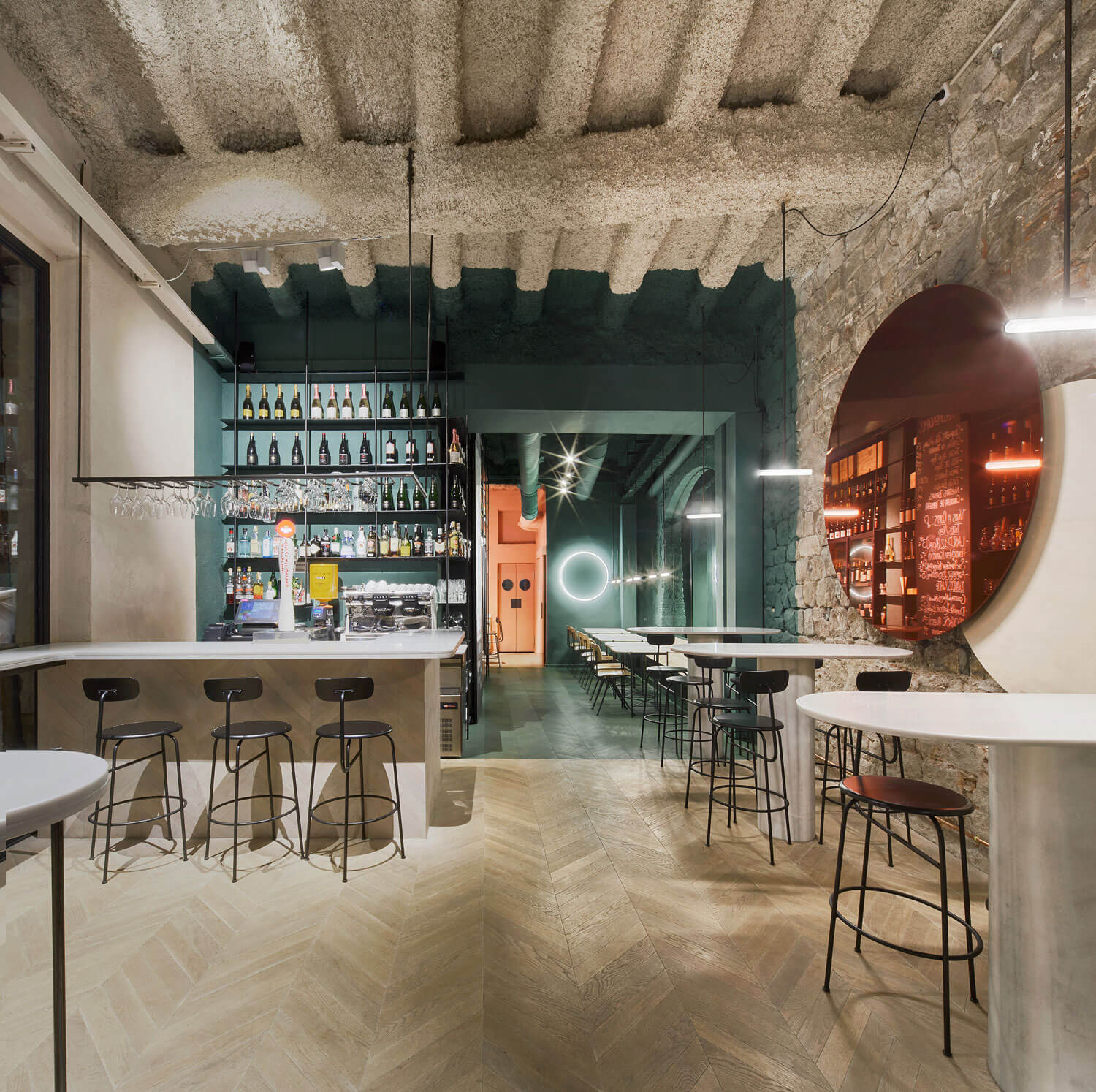 餐饮空间，酒吧设计，国外餐饮空间设计，巴塞罗那，色彩