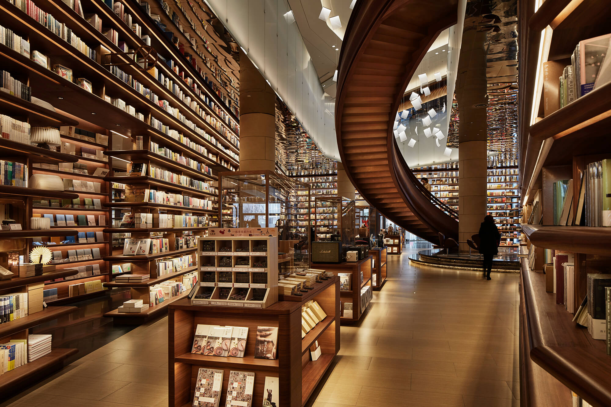 商业空间，书店设计，池贝知子，言几又·迈科中心旗舰店，西安