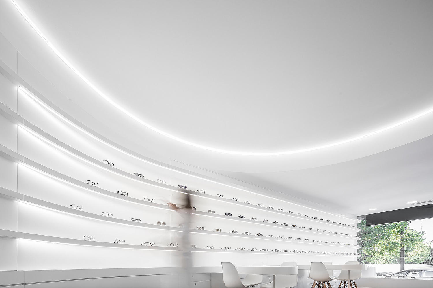 商业空间，眼镜店设计，葡萄牙，国外商业空间设计，Tsou Arquitectos 