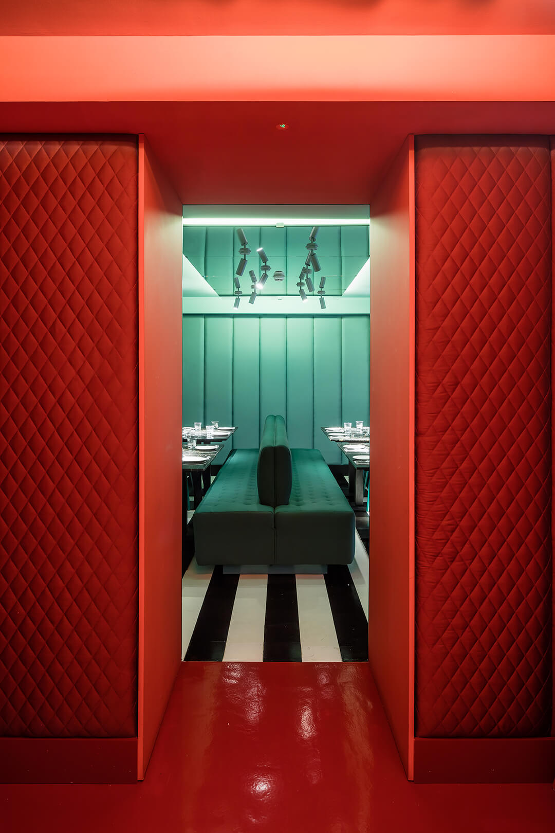 餐饮空间，马德里，餐厅设计，特色餐厅，彩色图形元素