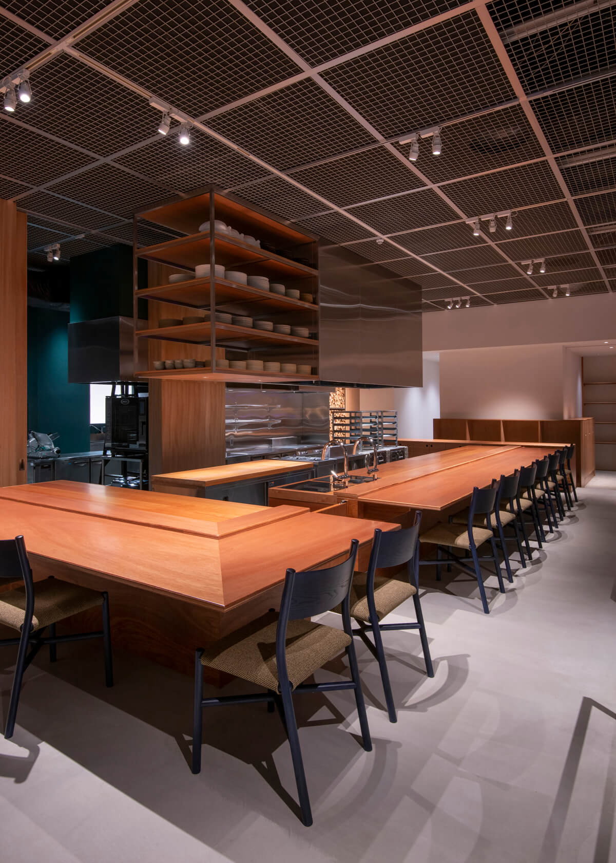 餐饮空间，国外餐饮空间，餐厅设计，福冈，日式餐厅
