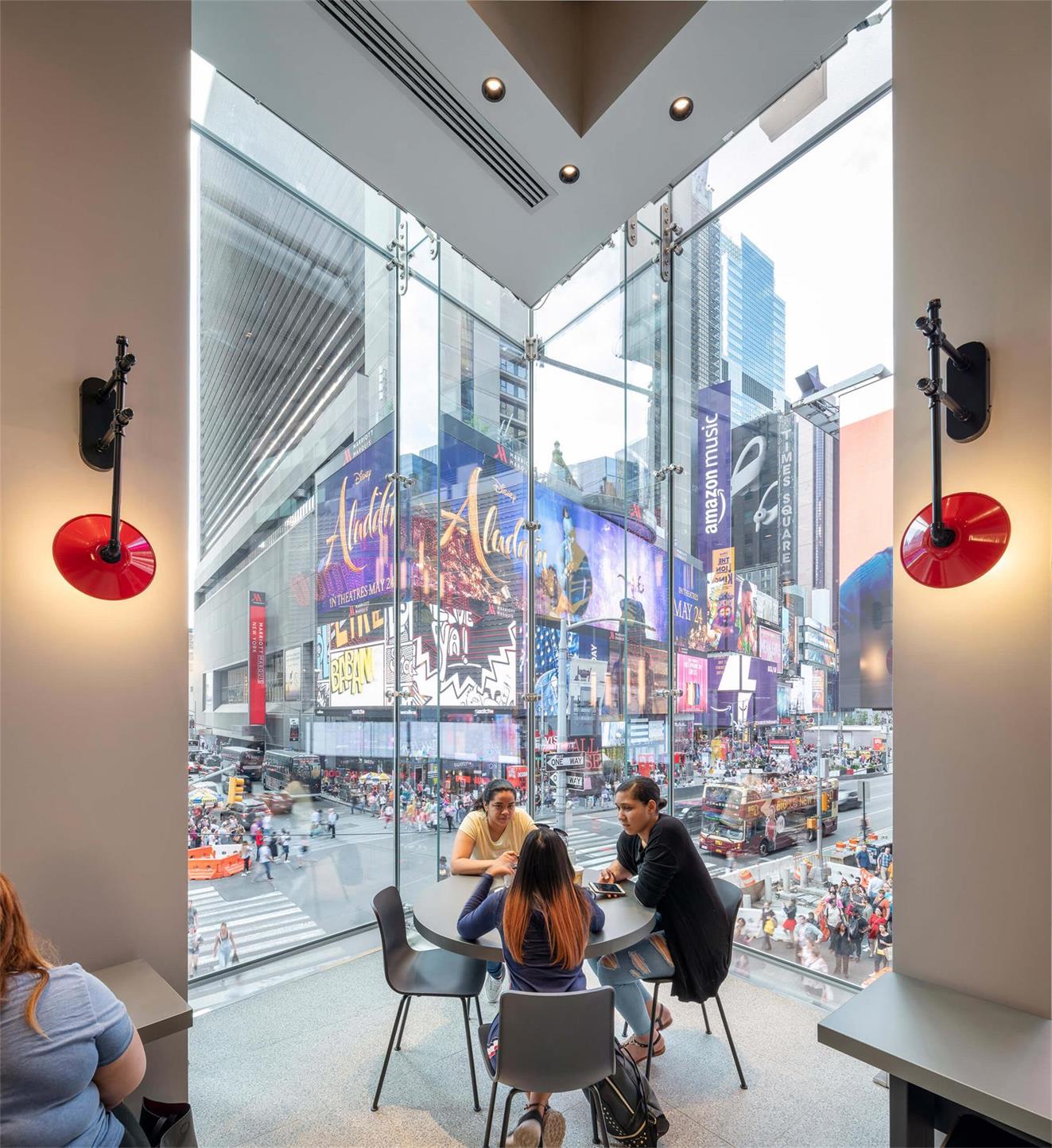 餐饮空间，国外餐厅设计，麦当劳，餐厅，Landini Associates，纽约