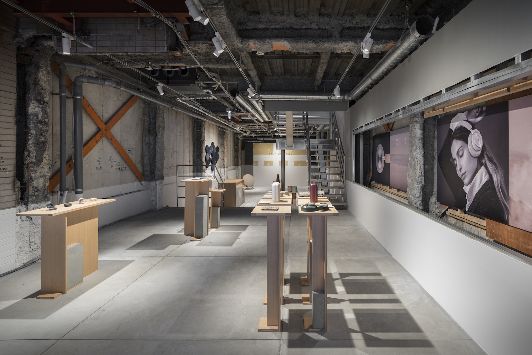 商业空间，京都，极简主义，快闪店设计，零售店设计，Bang & Olufsen
