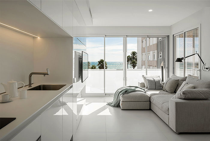 住宅空间，巴塞罗那，国外住宅空间设计，极简风格，海边公寓，公寓设计