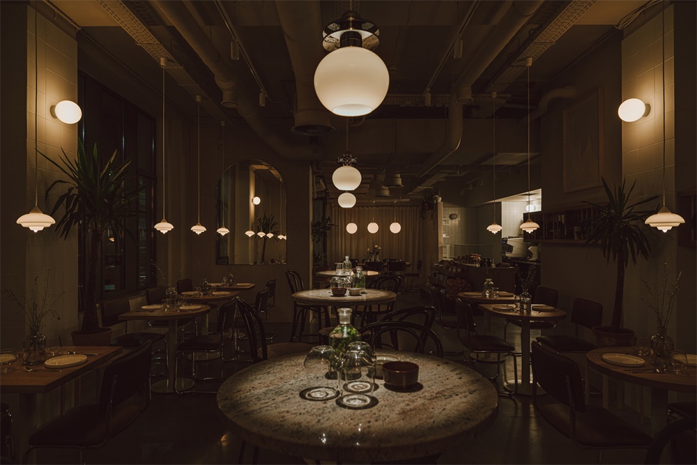 餐饮空间，国外餐厅设计，包豪斯，现代风格餐厅设计，波兰
