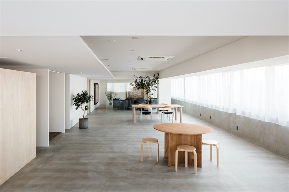 办公空间，极简办公空间，大阪，办公室设计，国外办公室设计，Tsubasa Iwahashi Architects