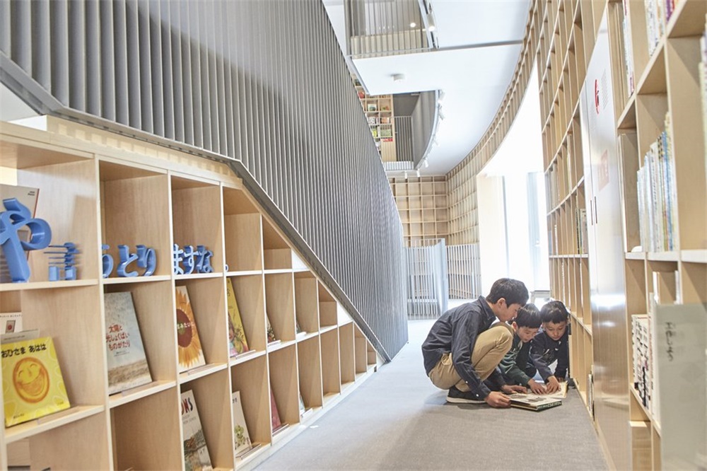 公共空间，安藤忠雄，图书馆设计，大阪，国外图书馆设计，混凝土建筑