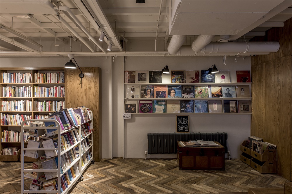 商业空间，多抓鱼线下空间，未来以北工作室，书店设计，北京，怀旧空间