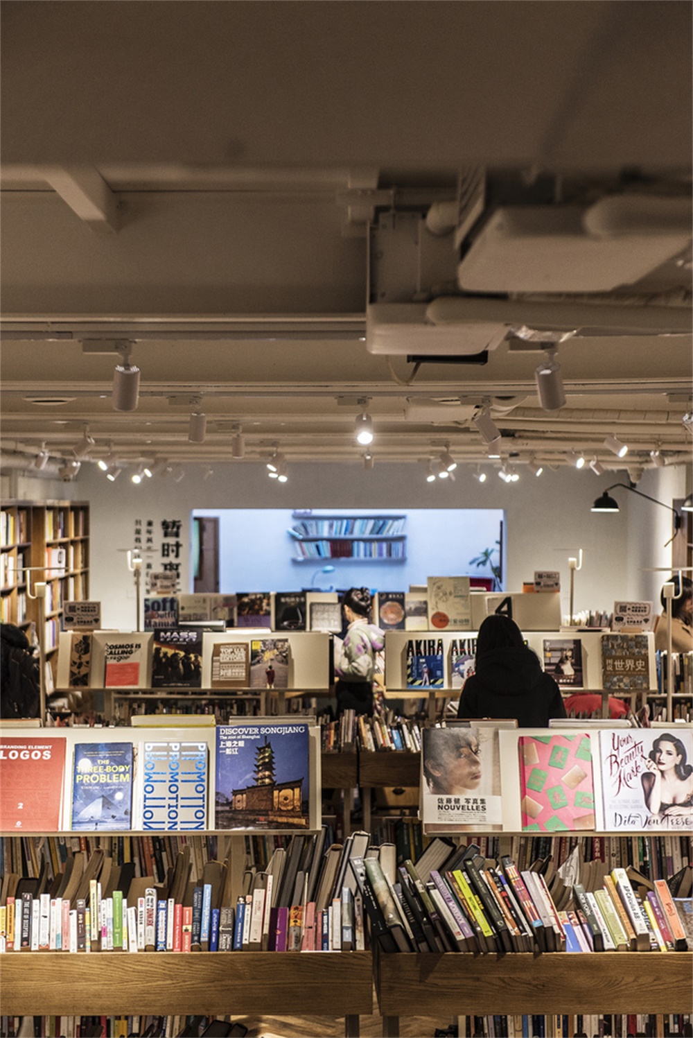 商业空间，多抓鱼线下空间，未来以北工作室，书店设计，北京，怀旧空间