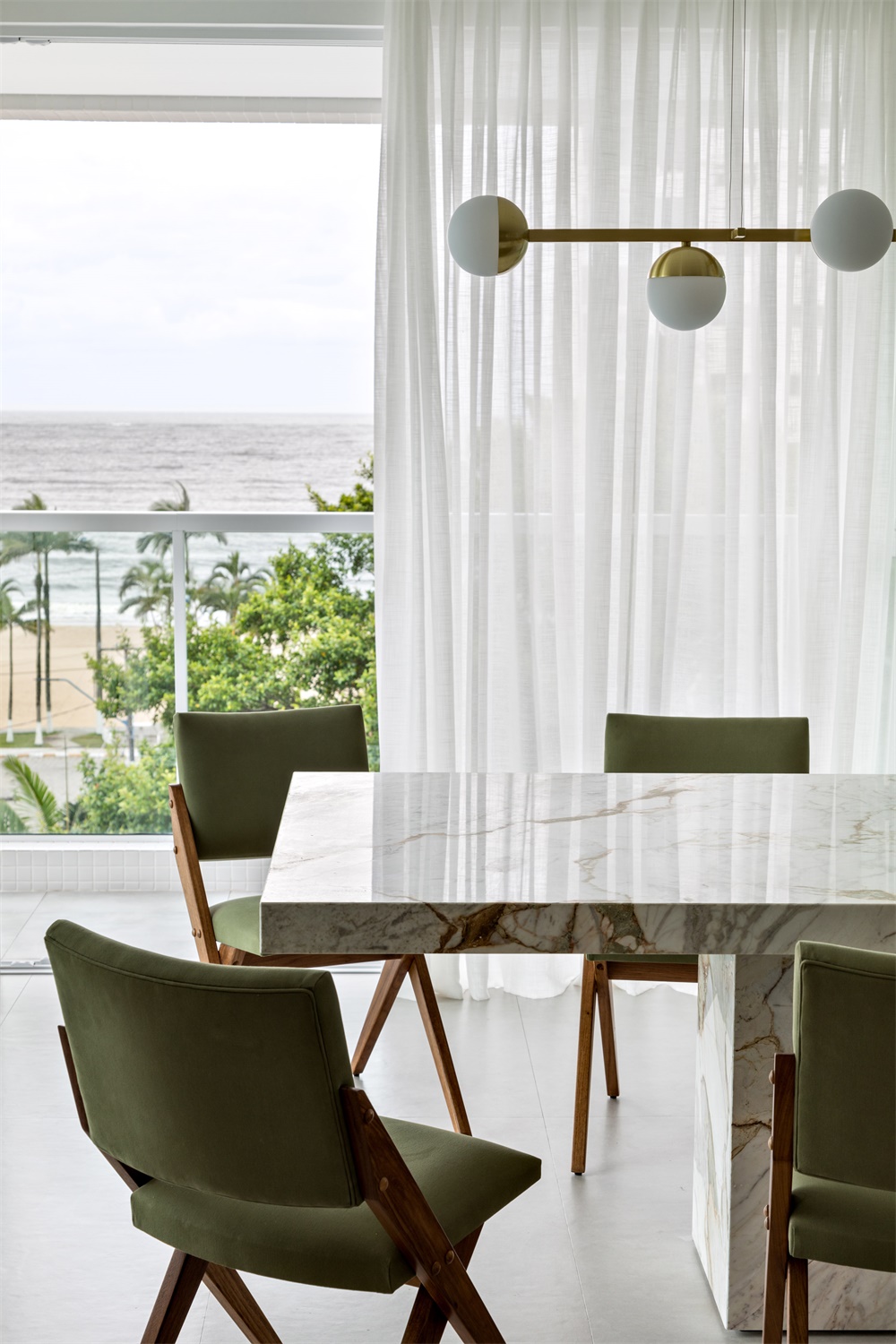 住宅空间，海边度假公寓，翻新设计，现代公寓设计，度假公寓设计，Leandro Garcia