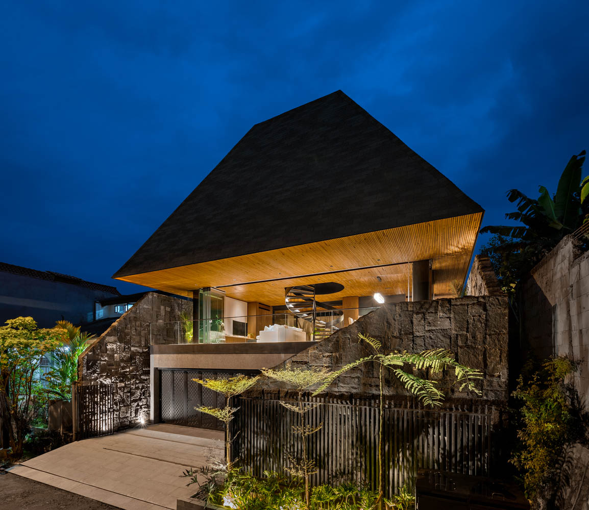 K-Thengono Design Studio,别墅设计,印尼,250㎡,乡土主义,乡村别墅设计,别墅设计案例,别墅建筑设计