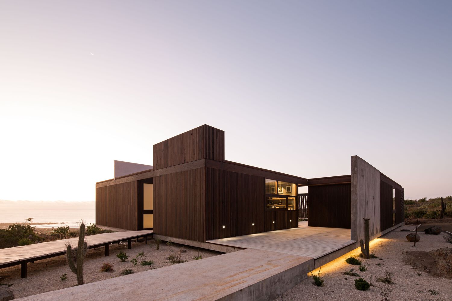 别墅设计,别墅设计案例,Juan Pablo Ureta Arquitectos,180㎡,极简风格别墅,别墅庭院设计,智利,国外别墅设计案例