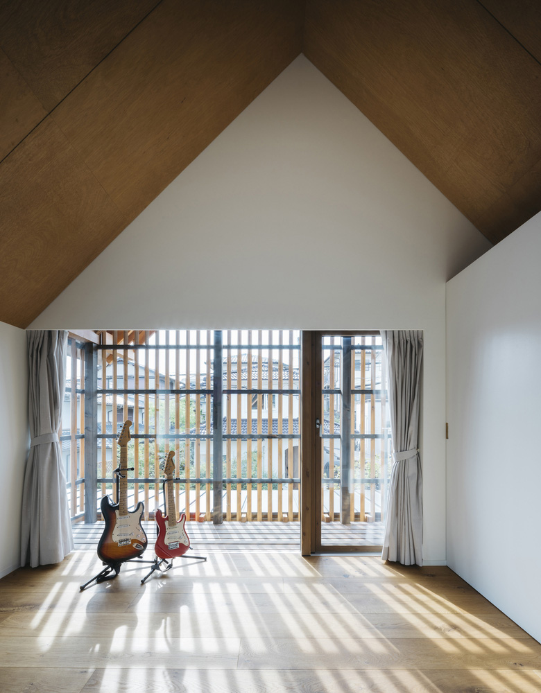 日式住宅设计,住宅设计案例,Atsushi Kawanishi Architects,日本,130㎡,原木风,日式侘寂庭院住宅,侘寂