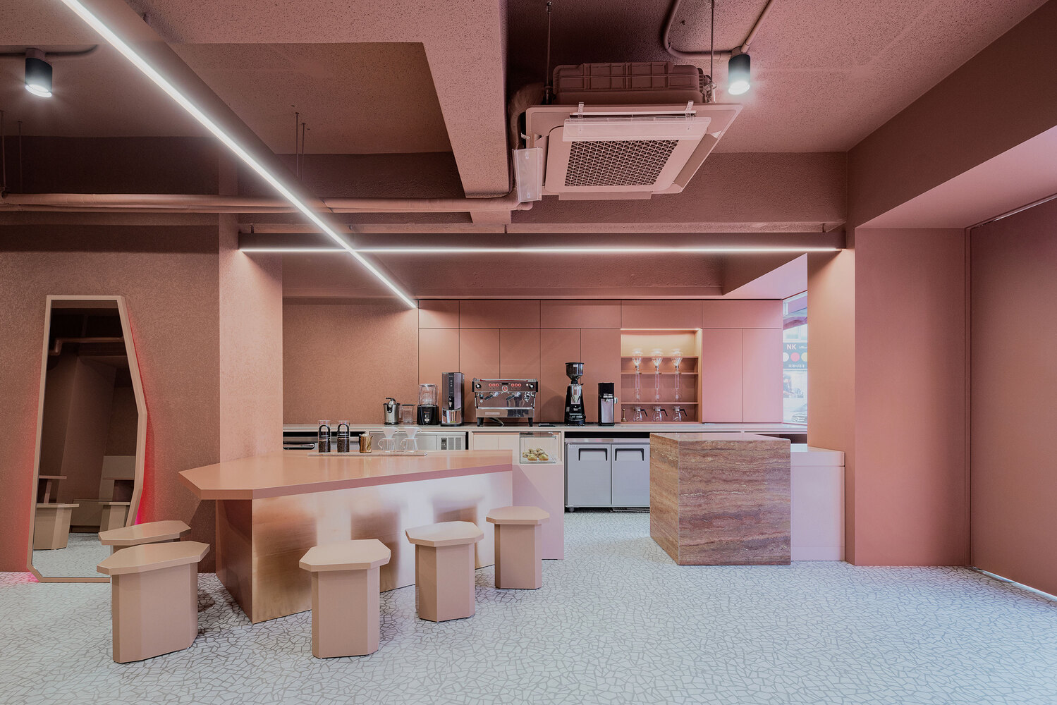 Plainoddity,韩国,咖啡厅设计,咖啡店设计案例,国外咖啡厅设计,咖啡厅设计方案,70㎡,咖啡厅平面图,首尔,Pink Gorilla Coffee