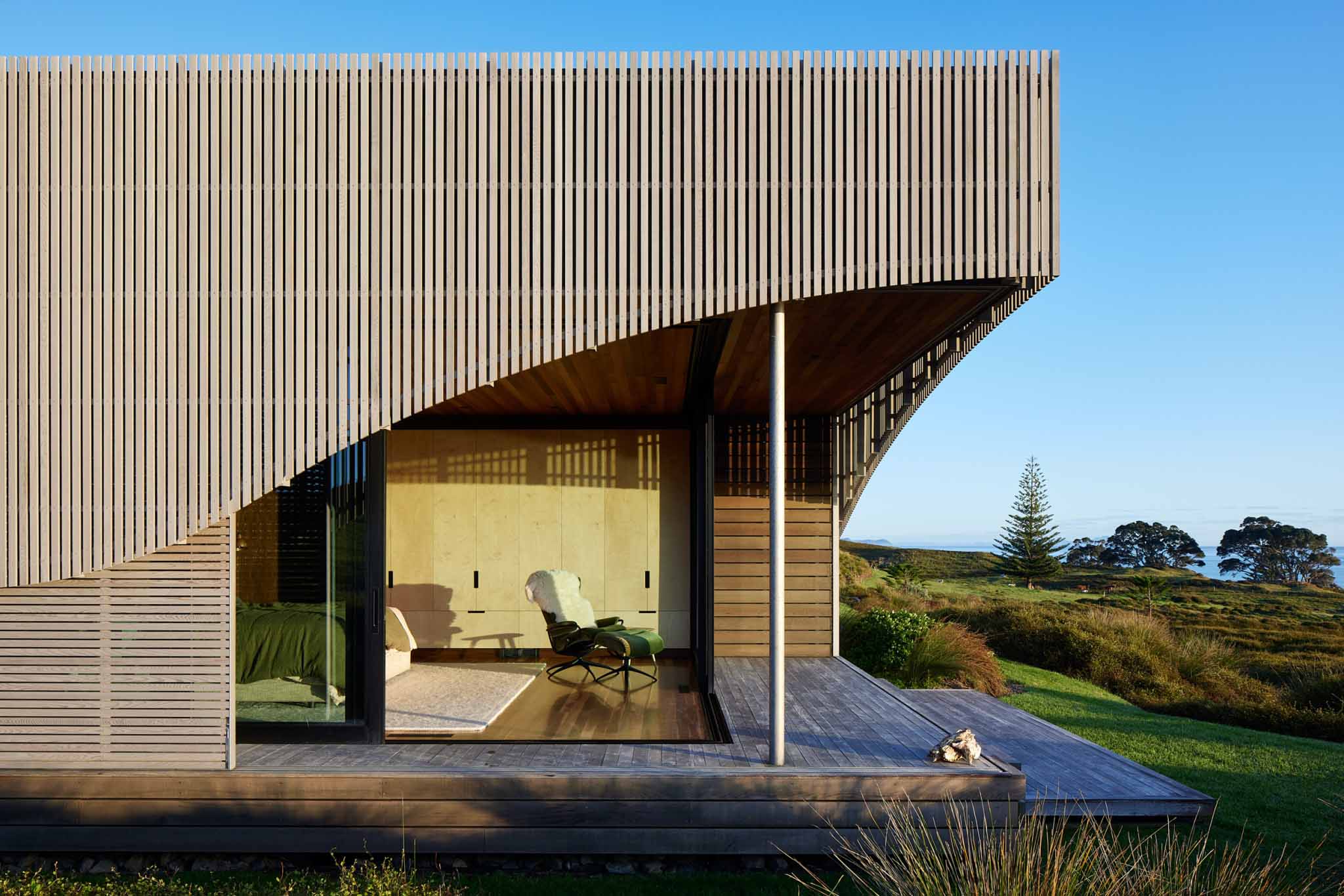 度假屋设计,住宅设计案例,Herbst Architects,新西兰,国外住宅设计案例,海景度假屋,住宅设计,原木色