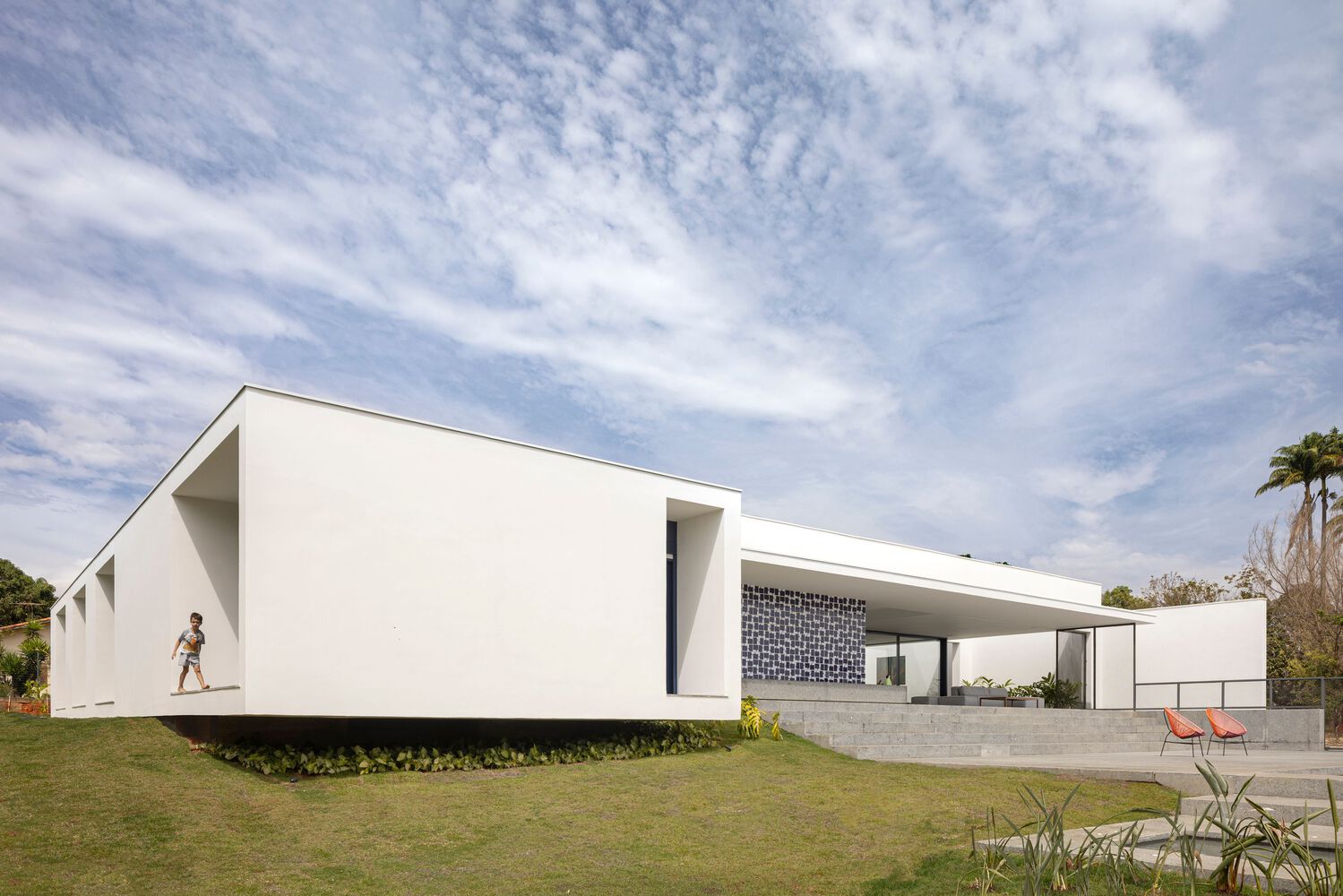 别墅设计,住宅设计案例,BLOCO Arquitetos,巴西,国外别墅设计案例,600㎡,景观别墅,画廊住宅