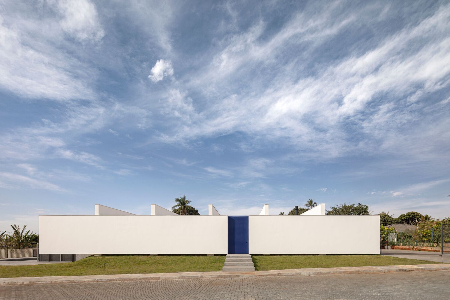 别墅设计,住宅设计案例,BLOCO Arquitetos,巴西,国外别墅设计案例,600㎡,景观别墅,画廊住宅