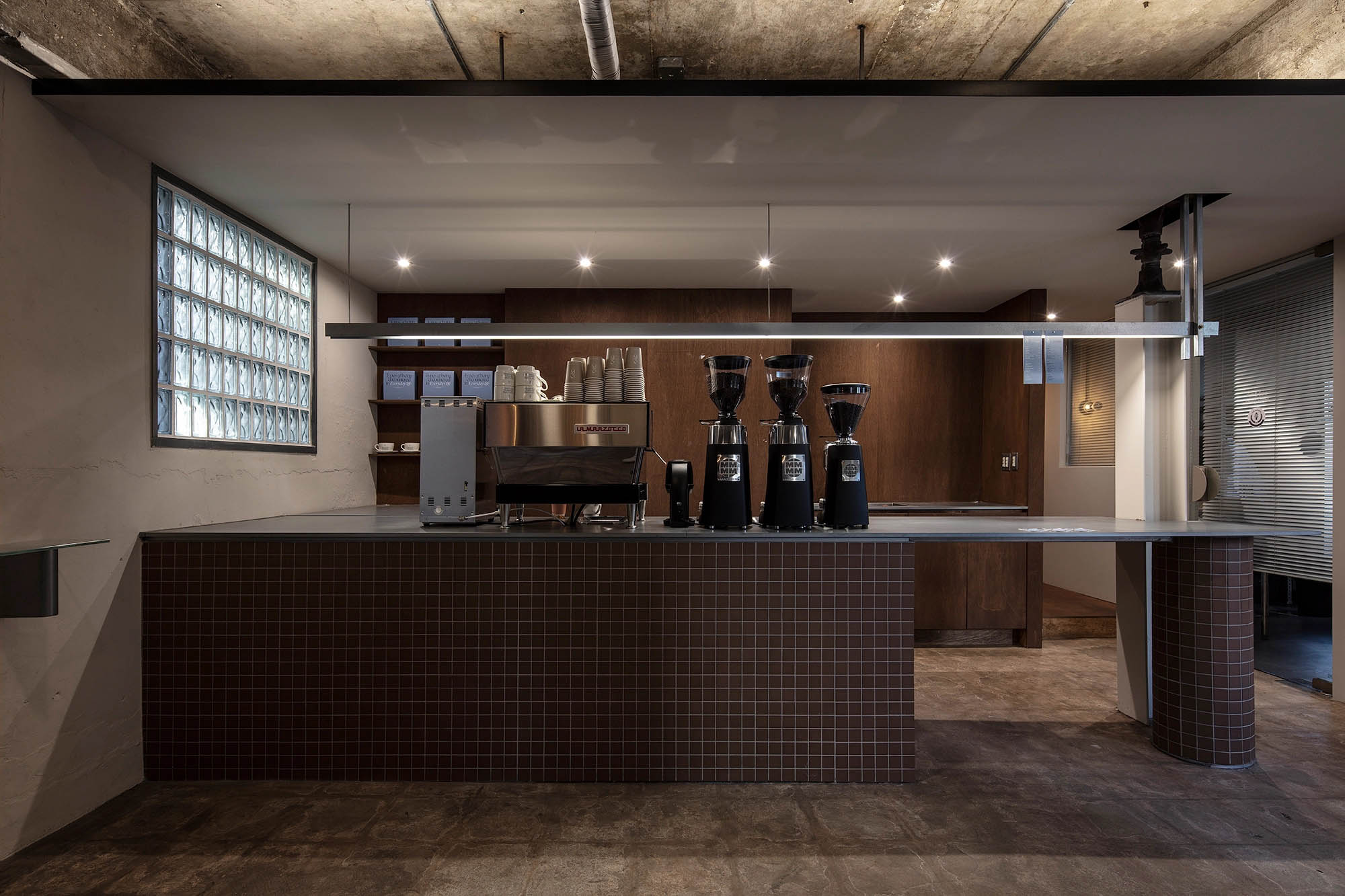 Mannal,首尔,咖啡厅设计案例,咖啡厅装修,Cafe Obo,极简风格咖啡厅,咖啡厅设计方案