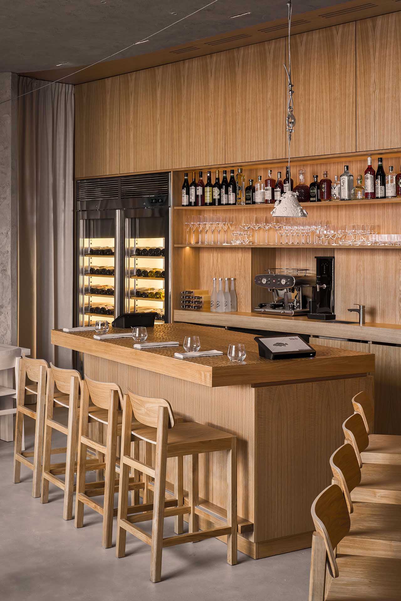 海鲜餐厅设计,餐厅设计案例,原木色,酒吧设计方案,DA bureau,圣彼得堡,极简主义,Porto 19海鲜餐厅