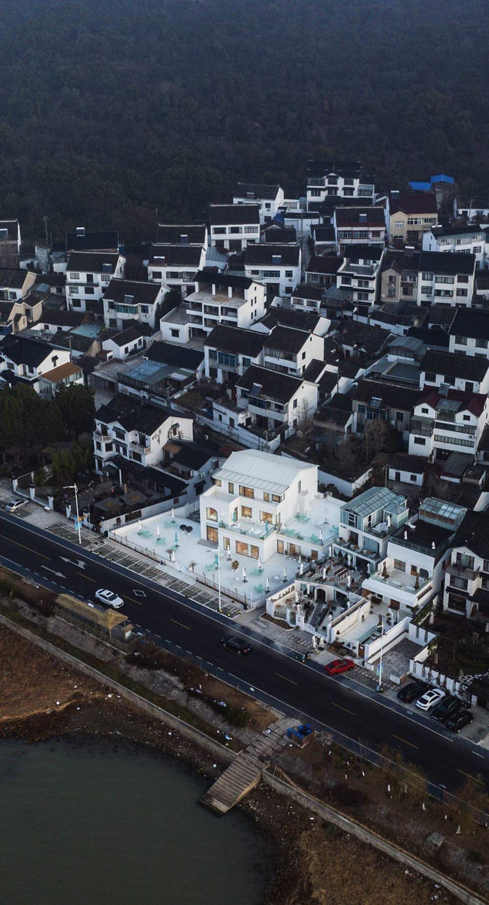 餐厅设计,餐吧设计,餐吧设计案例,餐吧设计方案,度假餐厅设计,休闲餐吧设计,苏州,环湖公路边的度假餐吧,杨楠,平介设计