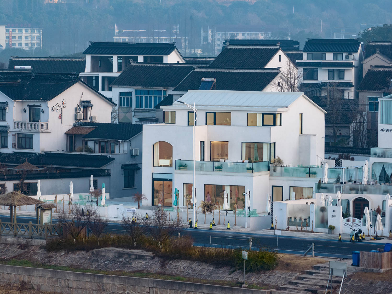 餐厅设计,餐吧设计,餐吧设计案例,餐吧设计方案,度假餐厅设计,休闲餐吧设计,苏州,环湖公路边的度假餐吧,杨楠,平介设计