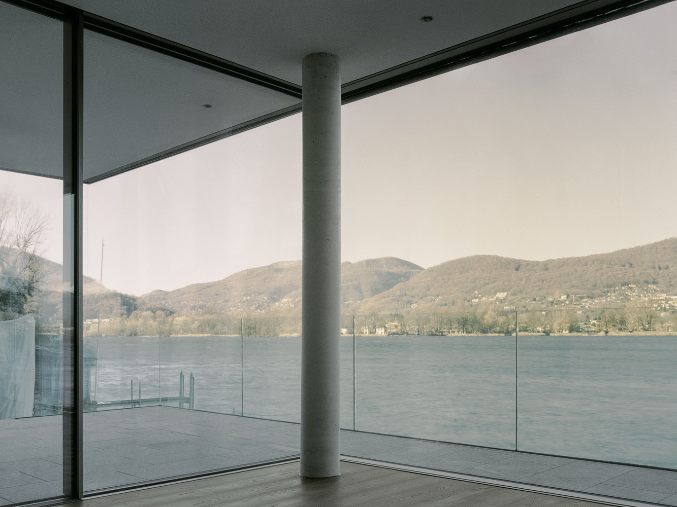Raffaele Cammarata,瑞士,住宅设计,国外住宅设计案例,极简风格,度假屋设计,独栋住宅,50㎡,湖景度假屋
