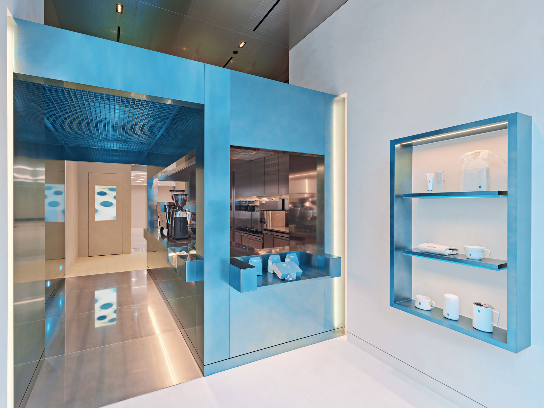 Teo Yang Studio,咖啡厅设计案例,咖啡店设计,韩国,首尔,小蓝瓶咖啡,BLUE BOTTLE COFFEE,咖啡厅设计,小蓝瓶咖啡店设计案例,网红咖啡厅,创意咖啡店