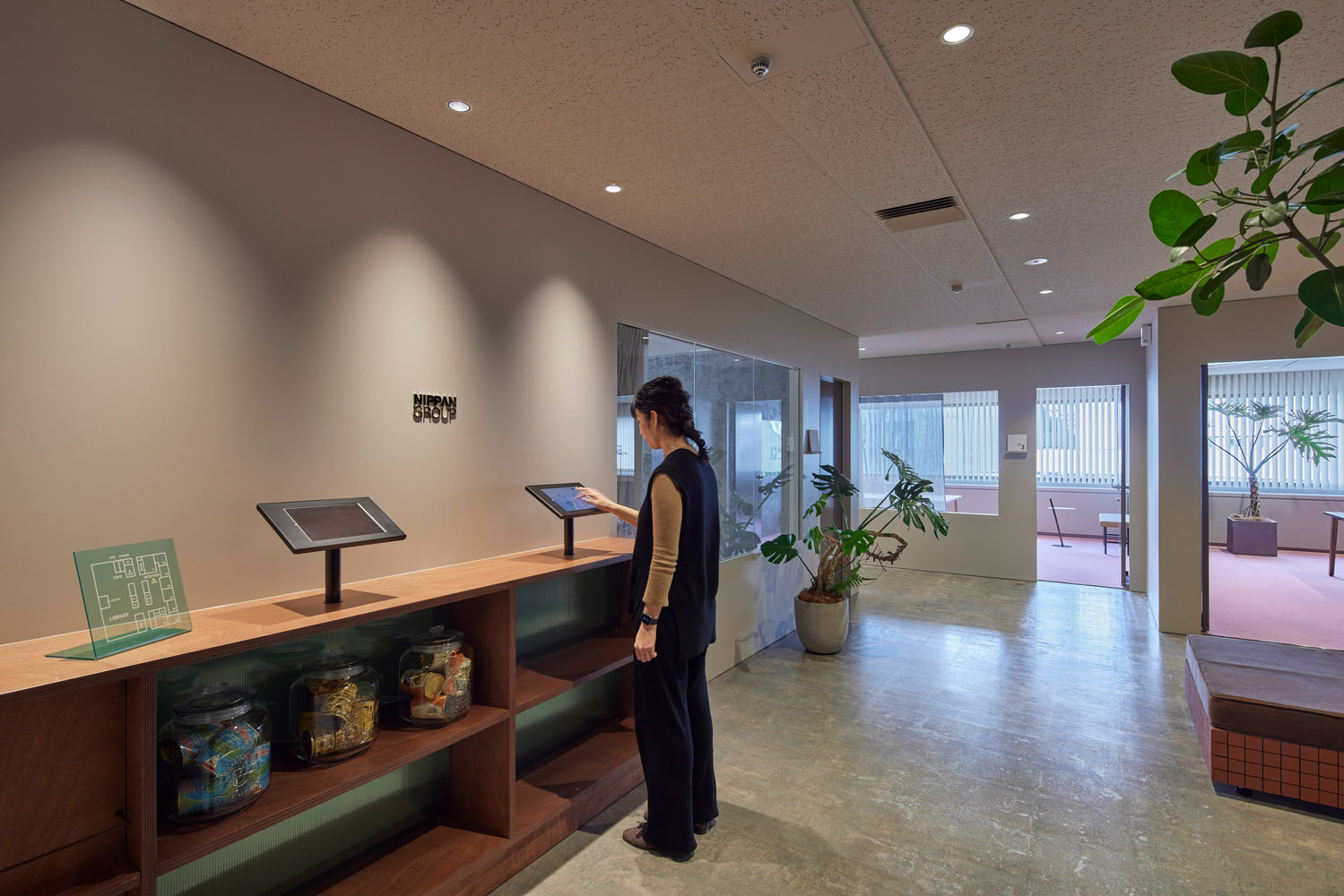 办公室设计,办公室设计案例,KOKUYO,日本,Nippan集团总部办公室,东京,工业风办公室