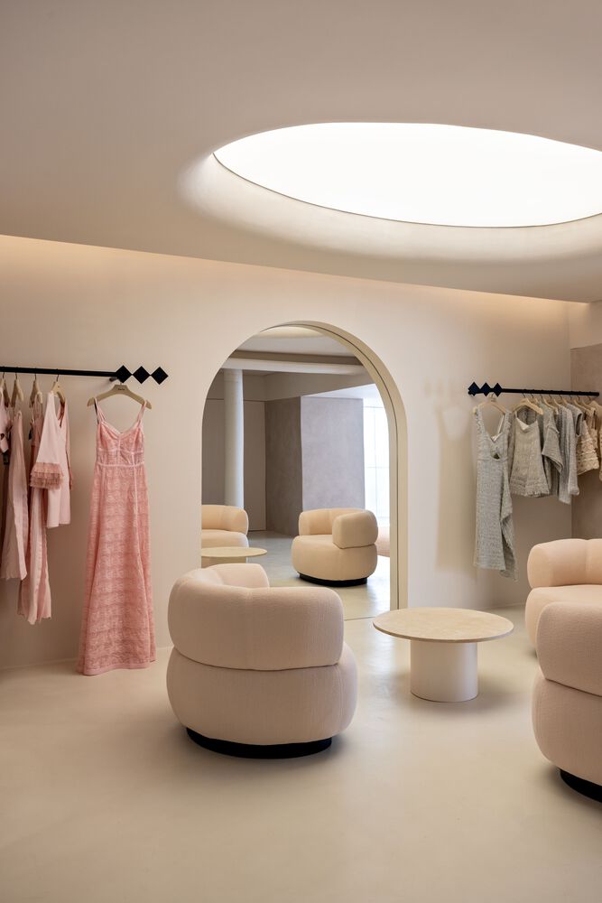 零售店设计,服装零售店设计,服装店设计,AR Arquitetos,女装店设计案例,Lolitta Store,巴西,极简主义,315㎡