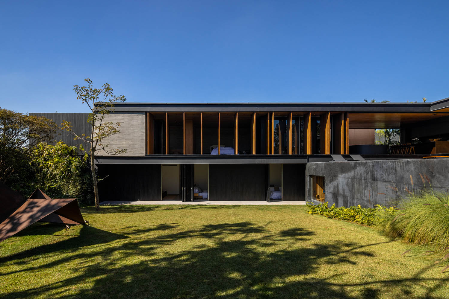Gui Mattos,住宅设计,别墅设计案例,巴西,开放式别墅,庭院景观别墅,1414 m²