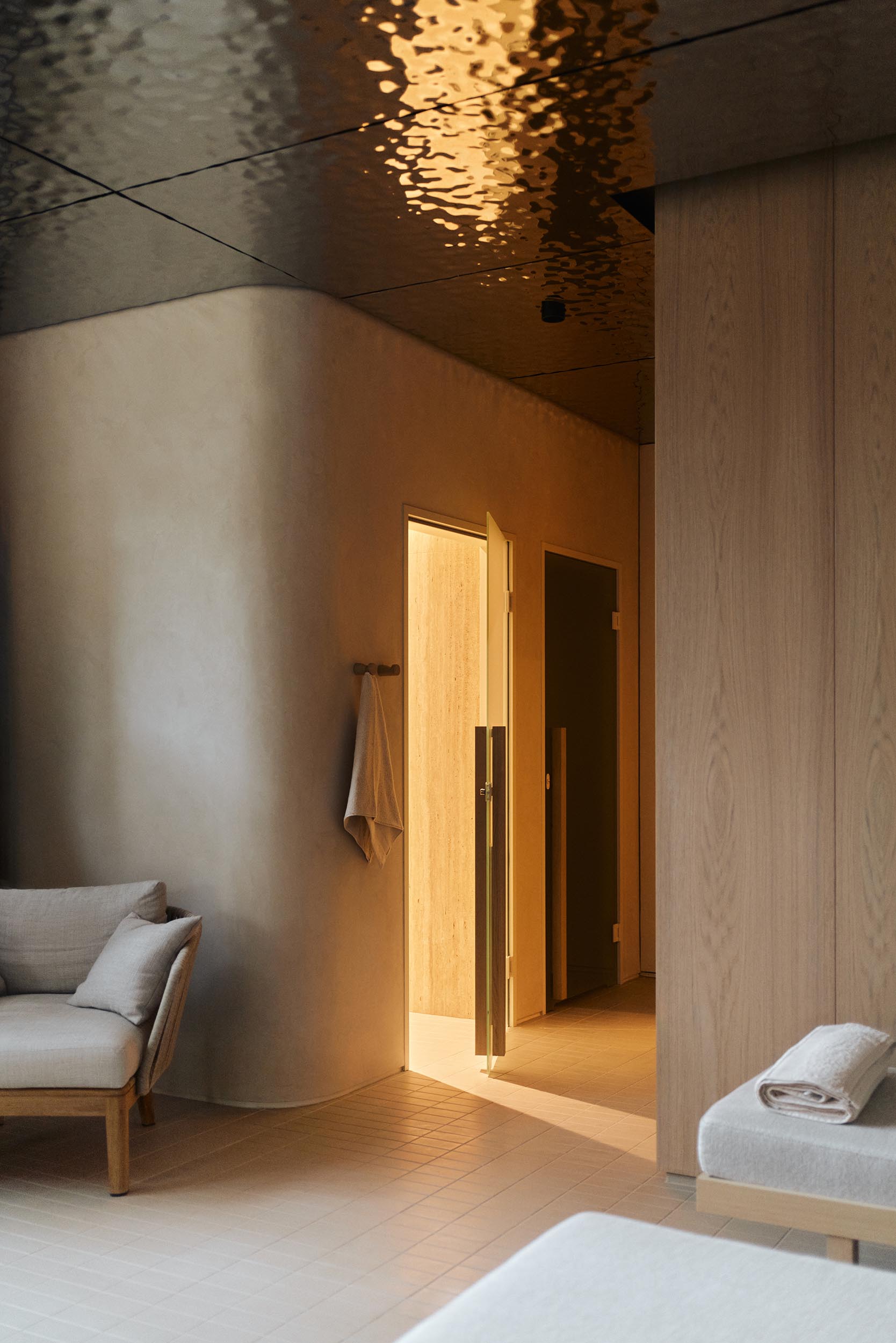 Akurat & PB/Studio,荷兰,微水泥,极简主义,酒店公寓设计案例,原木色,海滨酒店公寓