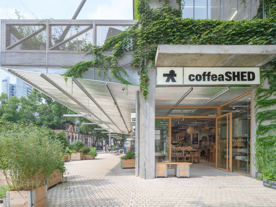 咖啡店设计,商店设计,零售店设计,咖啡零售店,街边店铺设计,零售店设计方案,零售店设计案例,上海,上海coffea SHED上生新所店,小大建筑设计事务所