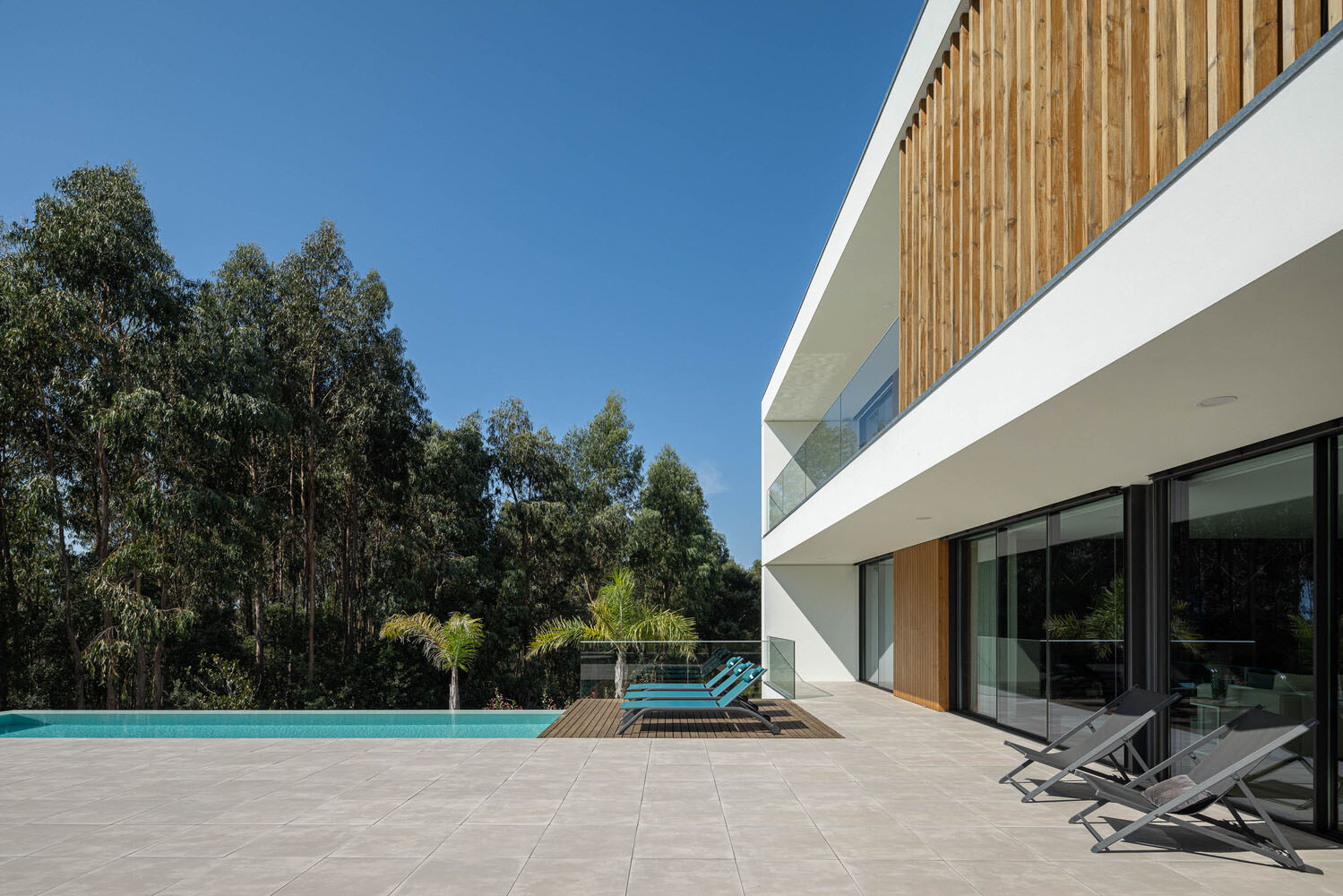 YDR estudio + AR estudio ,别墅设计,开放式,泳池别墅,别墅设计案例,别墅设计方案,葡萄牙