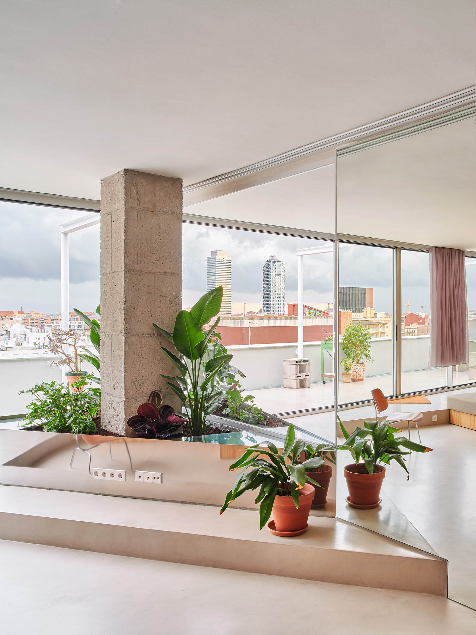 公寓设计,Bajet Girame,公寓设计案例,公寓设计方案,顶层公寓,原木色,巴塞罗那,公寓改造