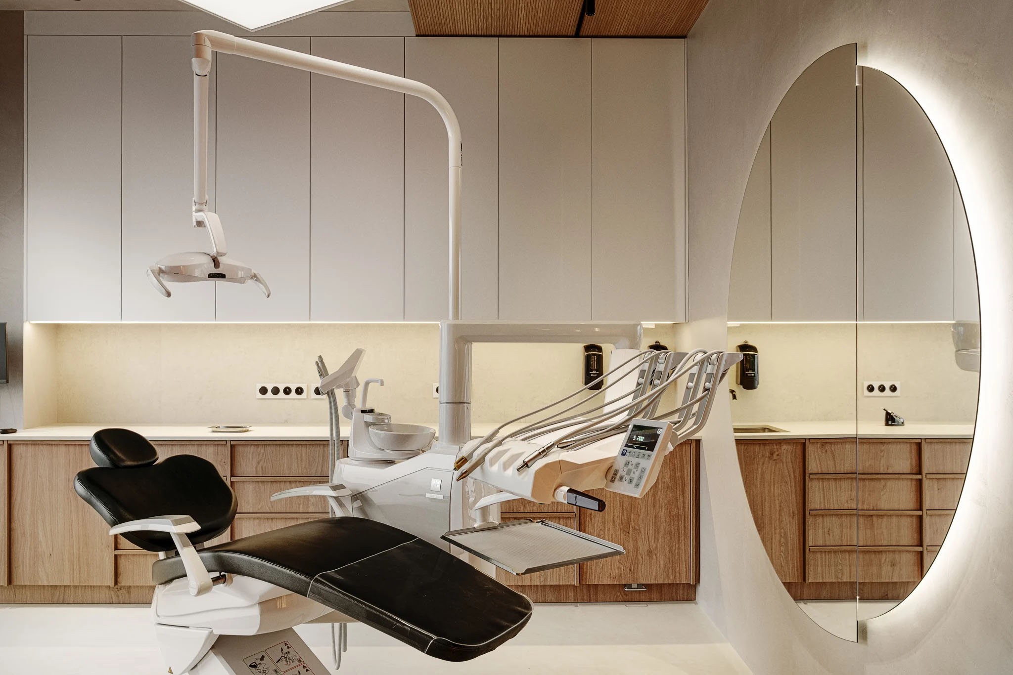 Maka Studio,牙科诊所设计,诊所设计,诊所设计方案,诊所设计案例,波兰,原木色