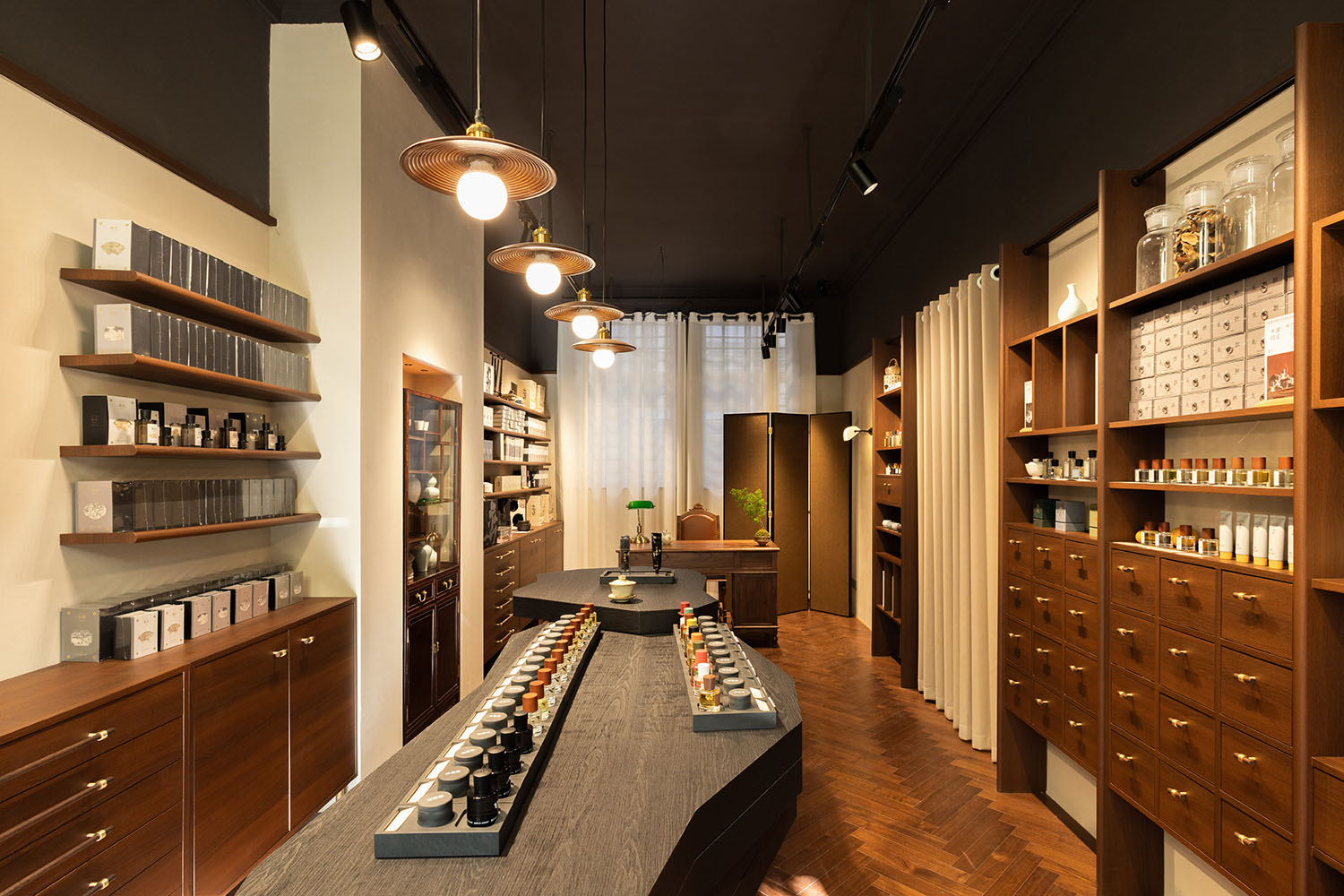 香水店设计,零售店设计,街边香水店,香水零售店,零售店设计案例,零售店设计方案,黑爪香水,街边店铺设计,黑爪香水上海南昌路店,上海,Neutra Architects