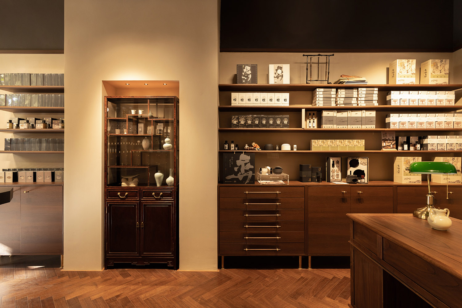 香水店设计,零售店设计,街边香水店,香水零售店,零售店设计案例,零售店设计方案,黑爪香水,街边店铺设计,黑爪香水上海南昌路店,上海,Neutra Architects