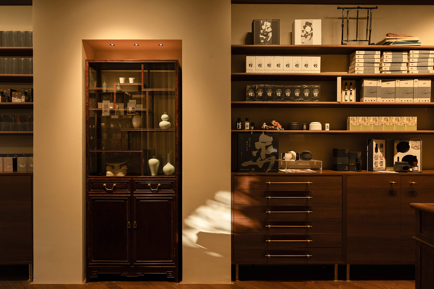 香水店设计,零售店设计,街边香水店,香水零售店,零售店设计案例,零售店设计方案,黑爪香水,街边店铺设计,黑爪香水上海南昌路店,上海,Neutra Architects